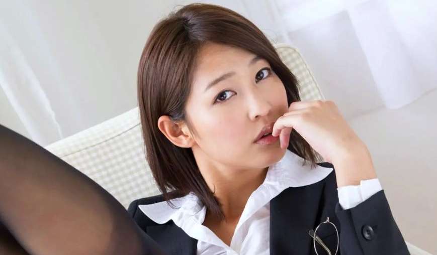 事務所のアイドルＯＬが輪姦される