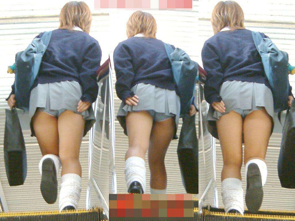 男のエロ目線に気づいていない女の子の股間が超色っぽい